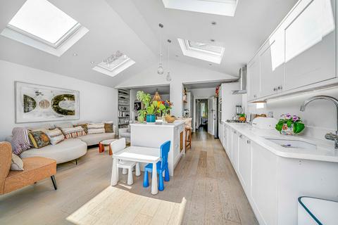 4 bedroom semi-detached house to rent - Sixth Cross Road, Twickenham, TW2