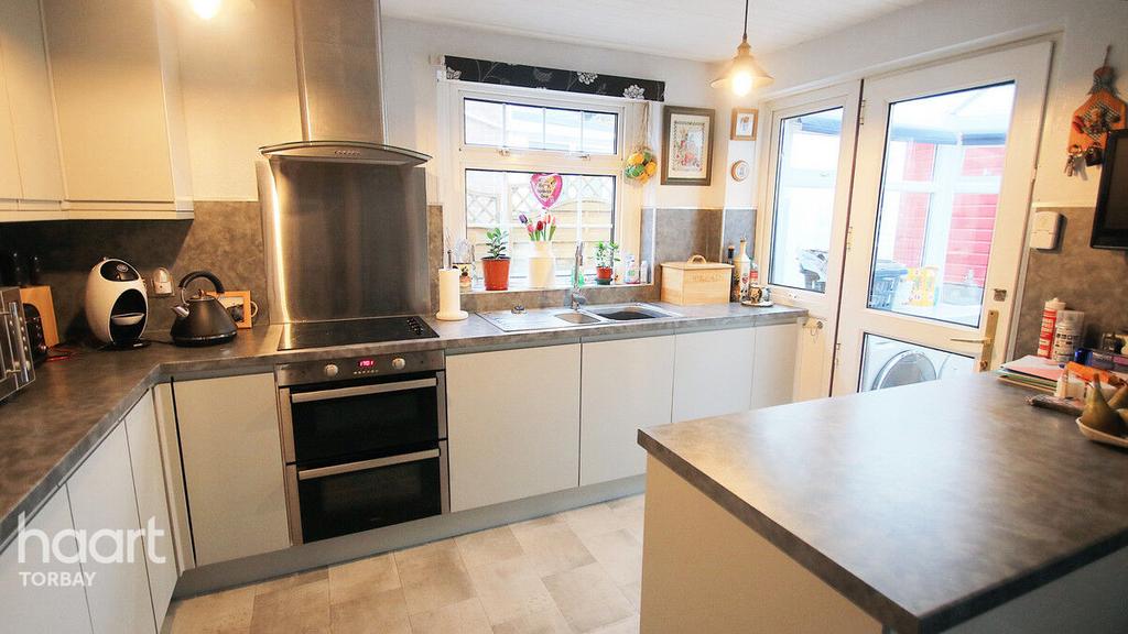 Roselands Drive, Paignton 3 bed detached house for sale £280,000