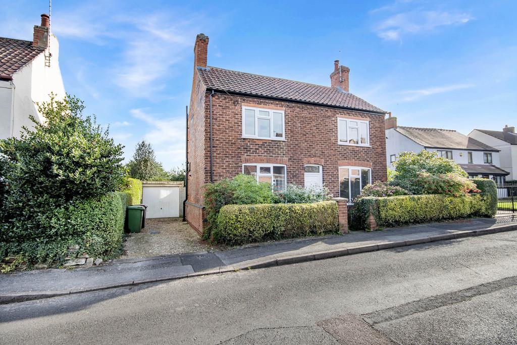 Central Avenue, Walesby, Newark 3 bed detached house for sale £250,000