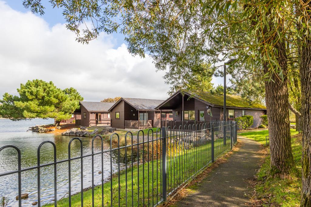 41 Pine Lake