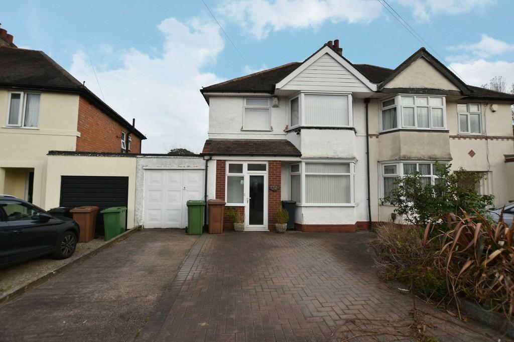 Arundel Crescent, Solihull 3 bed semidetached house for sale £280,000