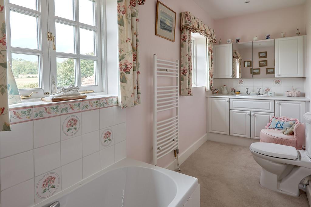 En Suite Bathroom