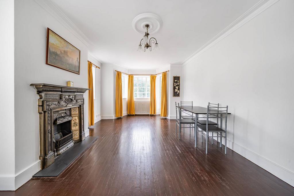 Ealing Village, Ealing Broadway... 4 bed flat for sale £575,000