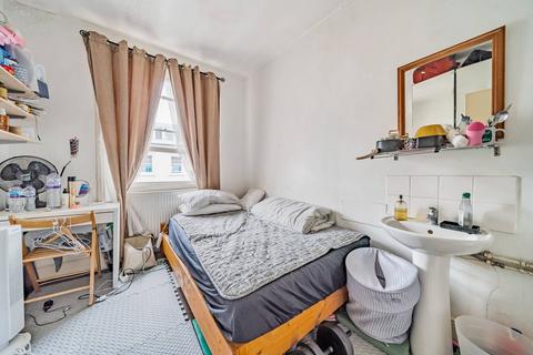 71 Warwick Way, London, SW1V 1QR