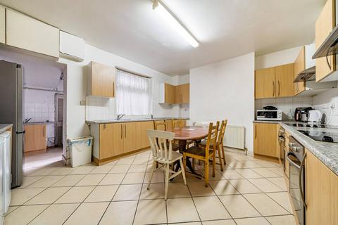 71 Warwick Way, London, SW1V 1QR