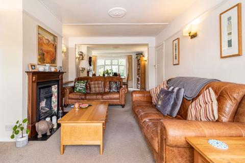 9 Tillingdown Hill, Caterham, CR3 6QN