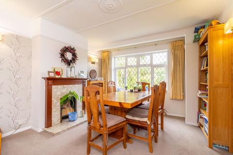 9 Tillingdown Hill, Caterham, CR3 6QN