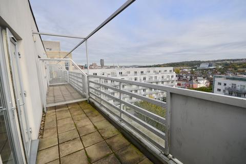 2 bedroom flat to rent, Bramall Lane, Sheffield, South Yorkshire, UK, S2
