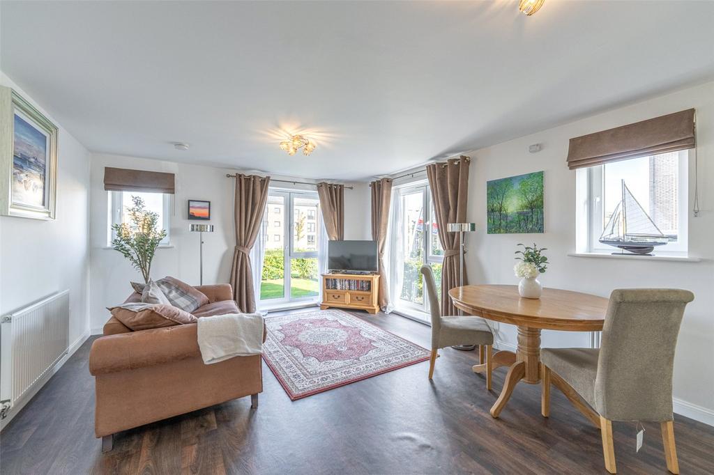 2/1 Daybell Loan, South Queensferry, EH30 2 bed flat for sale £205,000