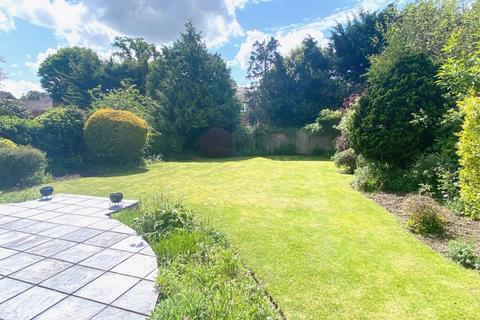 12 Scott Close, Farnham Common, Slough, SL2 3HT