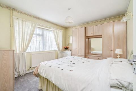 12 Scott Close, Farnham Common, Slough, SL2 3HT