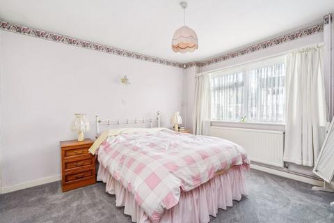 12 Scott Close, Farnham Common, Slough, SL2 3HT