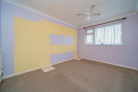 32 Avon Road, Melksham, SN12 8BA