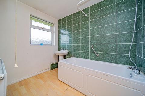 32 Avon Road, Melksham, SN12 8BA