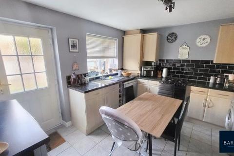 2 bedroom terraced house for sale, Healey Close, Batley