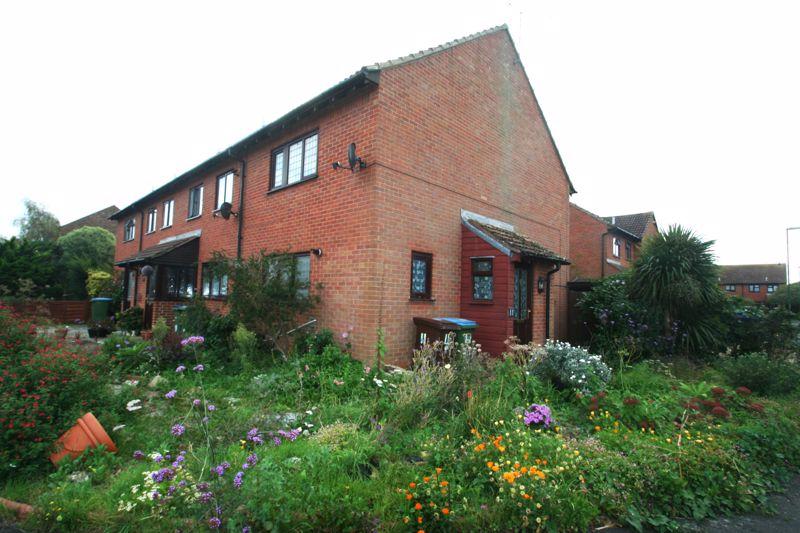Dinsdale Gardens, Littlehampton 2 bed terraced house for sale £310,000