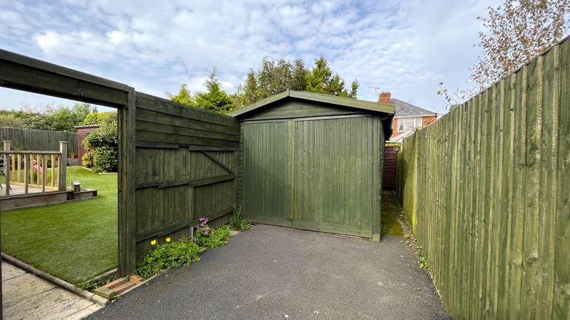 Timber Garage &amp;...