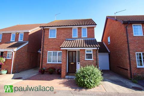 3 bedroom link detached house for sale, Hollyfields, Turnford