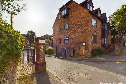 2 bedroom apartment for sale, Copyground Court, High Wycombe - 2 Bed Apartment With Outdoor Terrace
