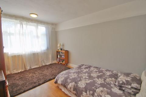19 Ferrymead Gardens, Greenford, UB6 9NE