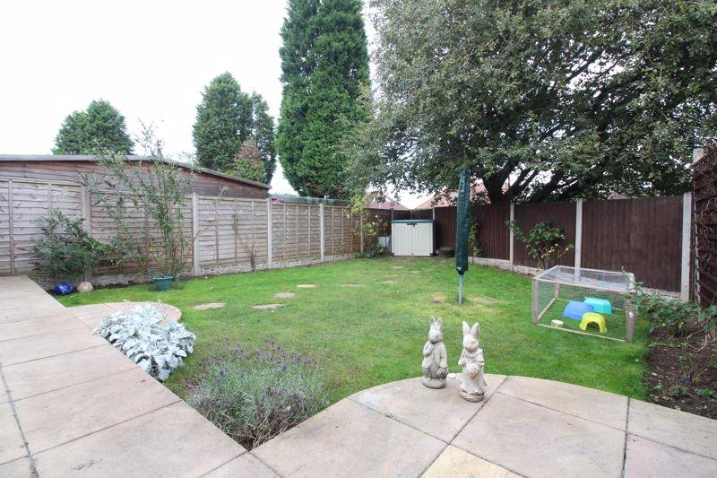 Larch Road, Kingswinford DY6 3 bed semidetached house for sale £215,000