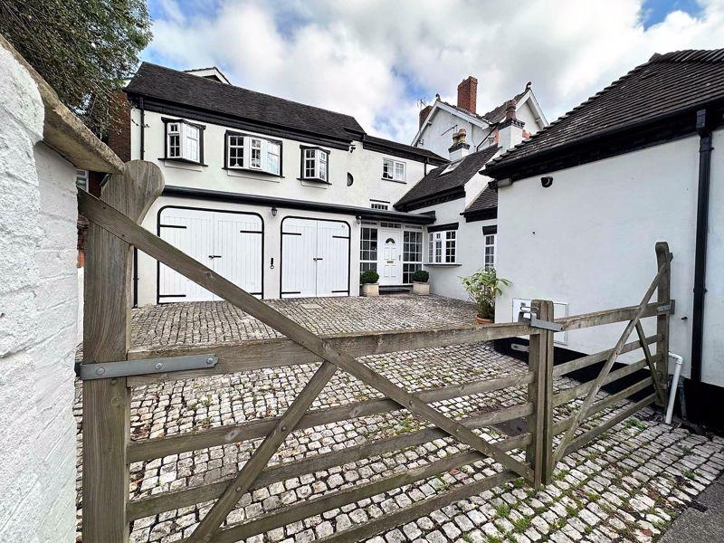 Oakham Road, Dudley DY2 2 bed cottage £229,950