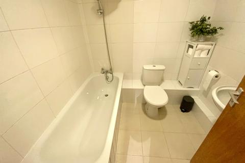 19, Downlands Court Browning Road, Luton, LU4 0LW
