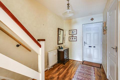 10 Peartree Close, South Croydon, CR2 9BR