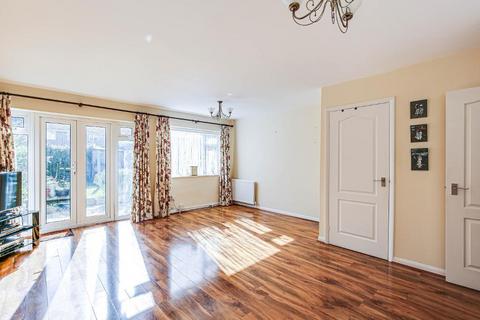 10 Peartree Close, South Croydon, CR2 9BR