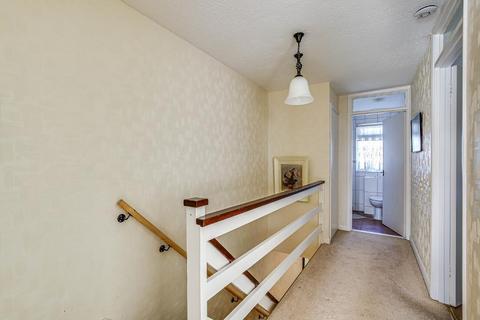 10 Peartree Close, South Croydon, CR2 9BR