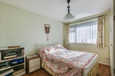 10 Peartree Close, South Croydon, CR2 9BR