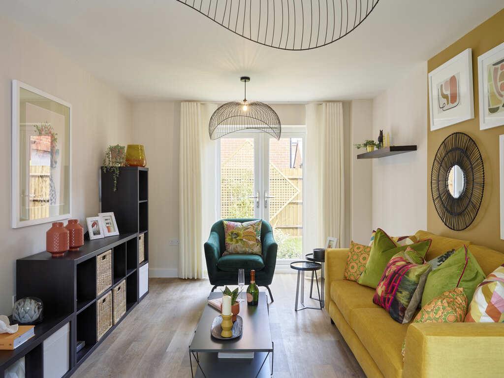Linden E Hanney Knightley82980 1