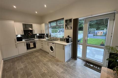97 Handsworth Crescent, Sheffield, S9 4BQ