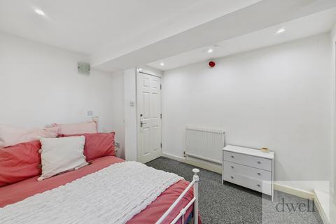 1 bedroom in a house share to rent, Knowle Road, Burley, Leeds, LS4