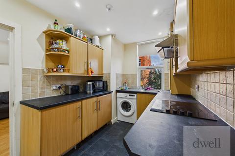 1 bedroom in a house share to rent, Knowle Road, Burley, Leeds, LS4