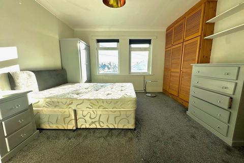 1 bedroom in a house share to rent - St Michaels Lane, Headingley, Leeds, LS6