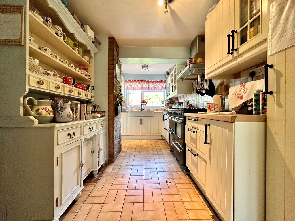 Upthorpe Drive, Charlton, Wantage, OX12 3 bed semidetached house for