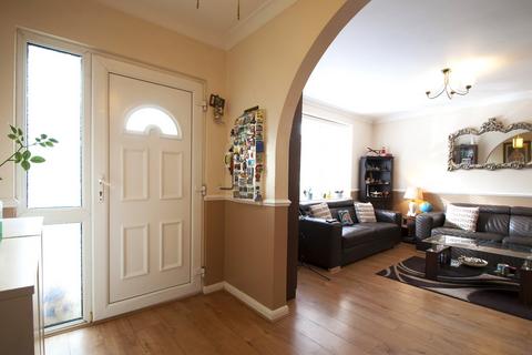 2 Reddington Drive, Slough, SL3 7QX