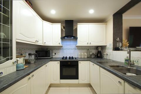 2 Reddington Drive, Slough, SL3 7QX