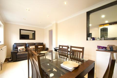 2 Reddington Drive, Slough, SL3 7QX