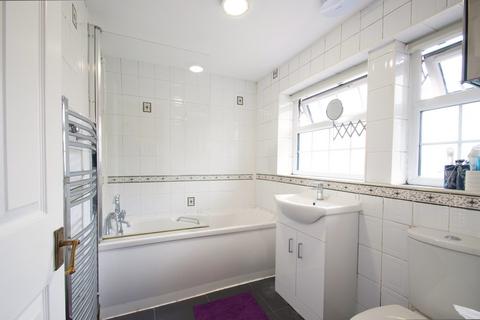 2 Reddington Drive, Slough, SL3 7QX