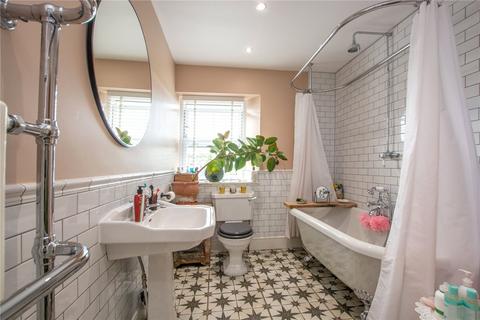 47 Long Row, Horsforth, Leeds, LS18 5AP