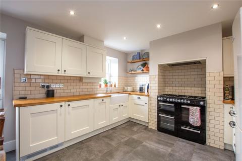 47 Long Row, Horsforth, Leeds, LS18 5AP