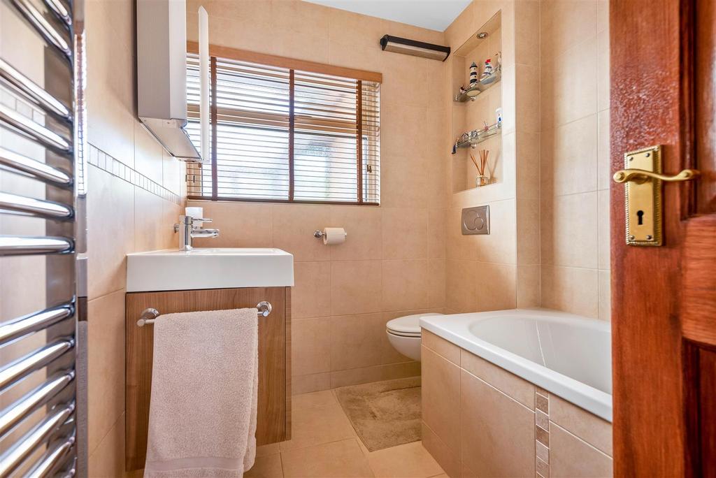Main bathroom