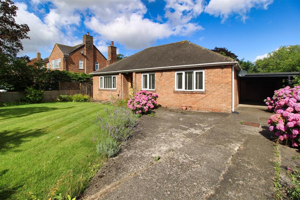 West End, Hutton Rudby TS15 3 bed bungalow to rent £1,200 pcm (£277 pw)