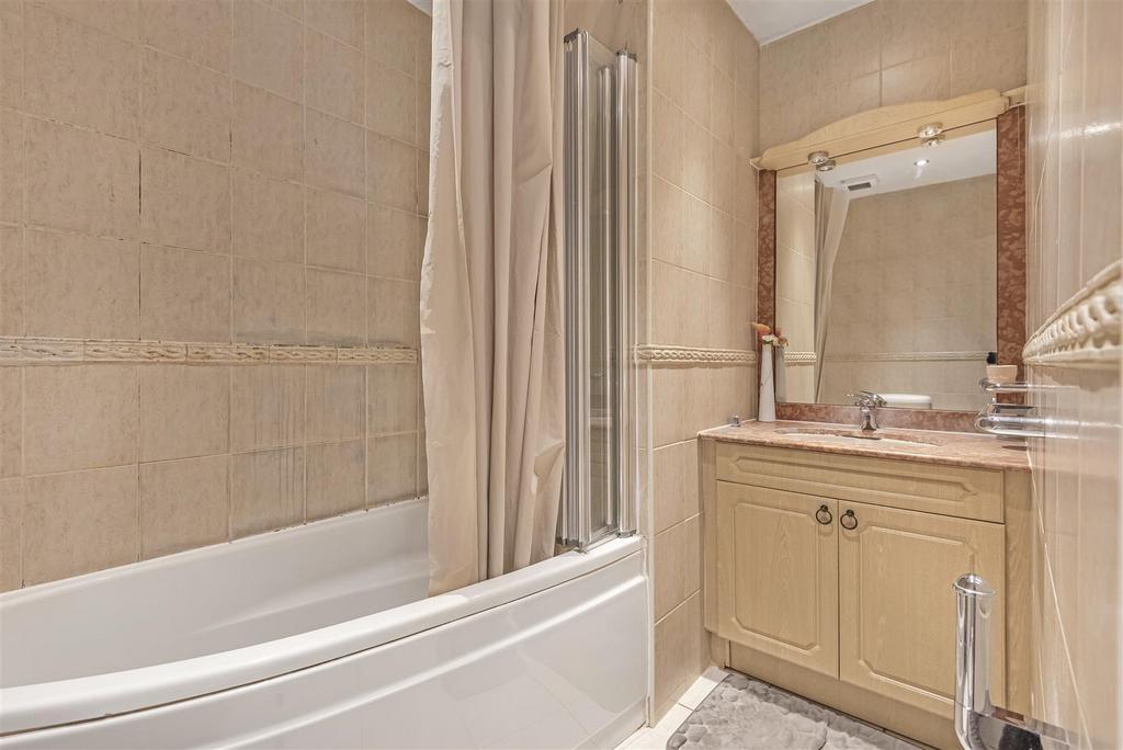 Master Bedroom Ensuite