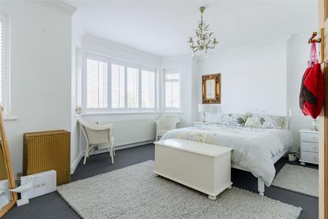 21 Ardingly Drive, Goring By Sea, Worthing, BN12 4TN