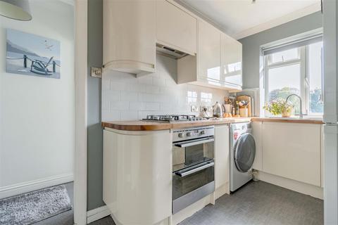21 Ardingly Drive, Goring By Sea, Worthing, BN12 4TN