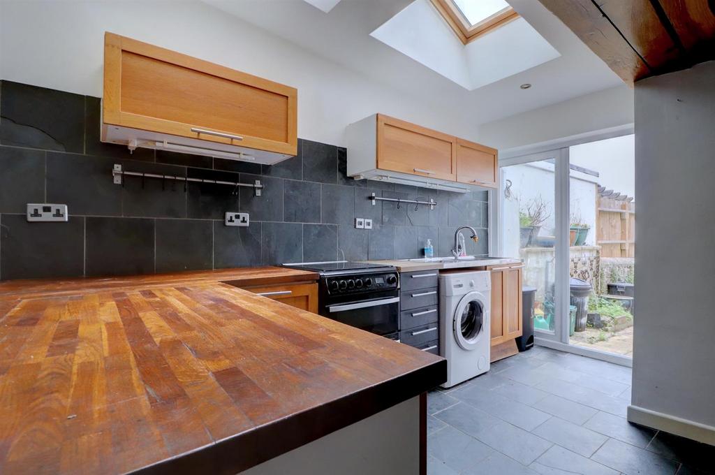 Kitchen .2.jpg