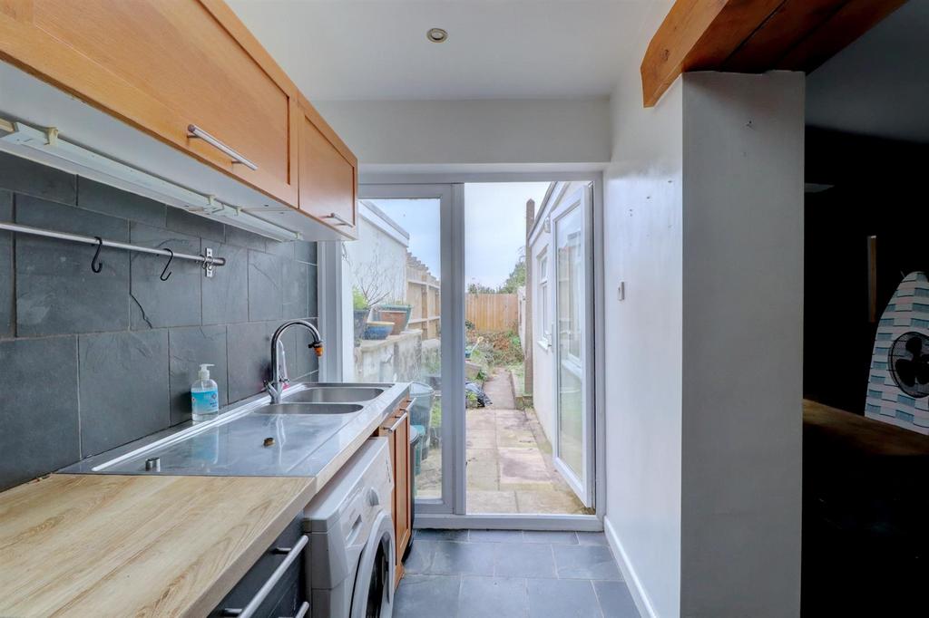 Kitchen .3.jpg
